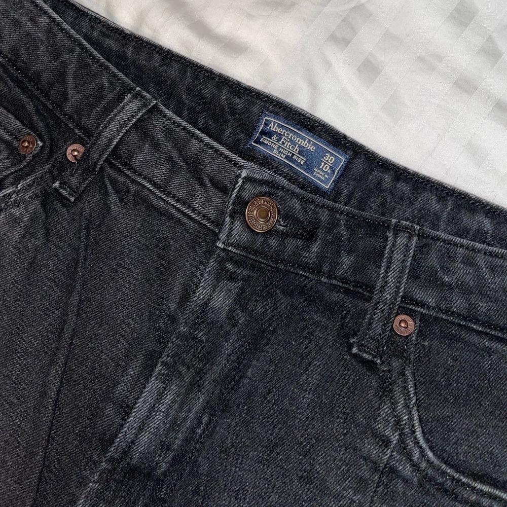 Abercrombie Black straight leg jeans with split hem size 10R. super cute !!!